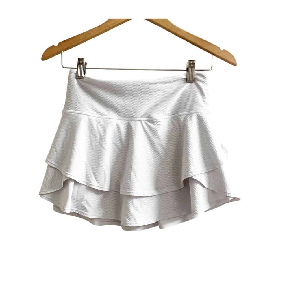 Athleta Serve Skort Girls Size XL White Squiggle Textured Ruffled Sportswear